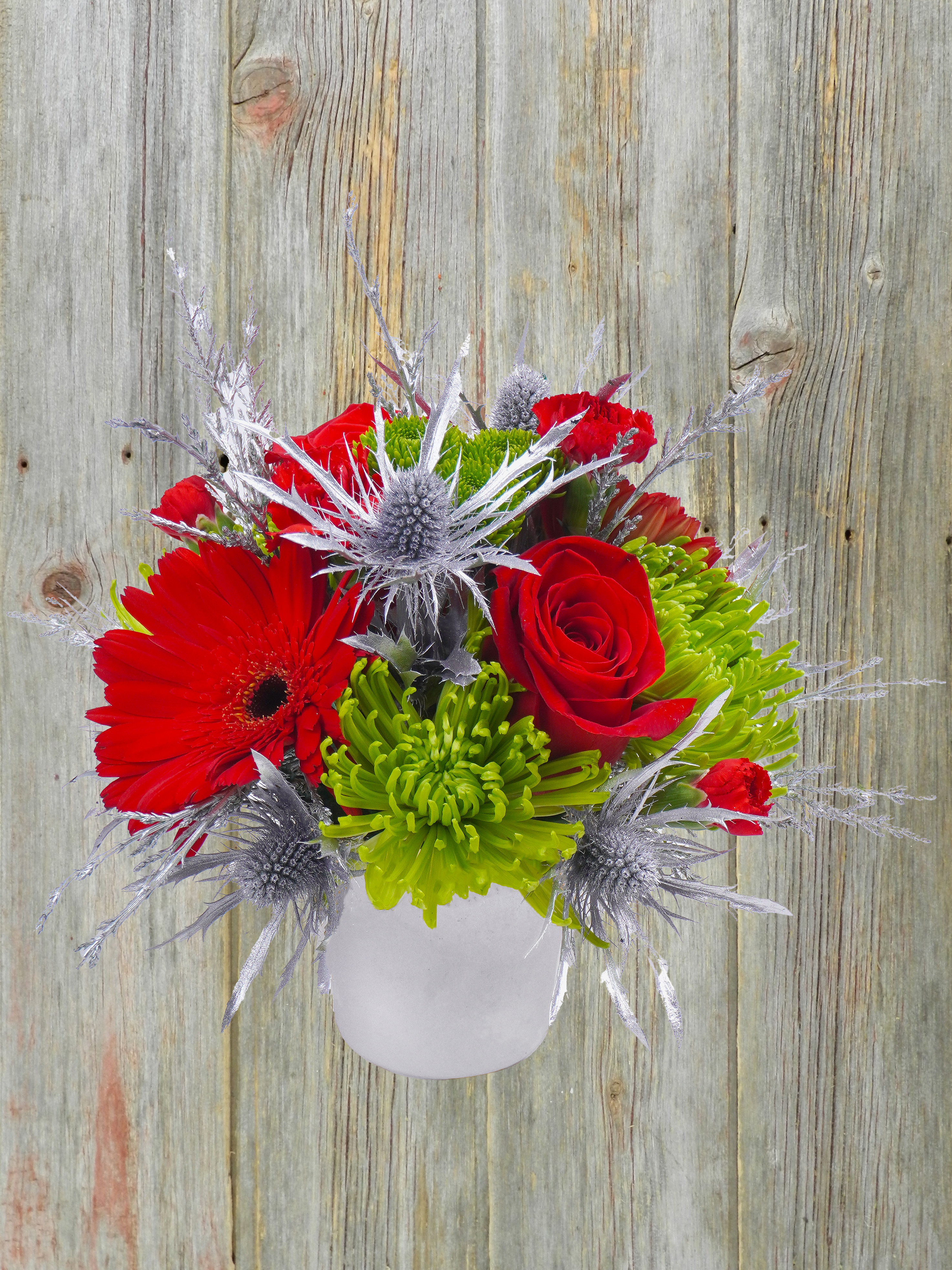 FOAM ARRANGMENT "AT THE LODGE" METALLIC CONTAINER